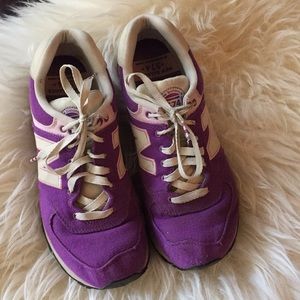 New Balance 574 purple tennis shoes